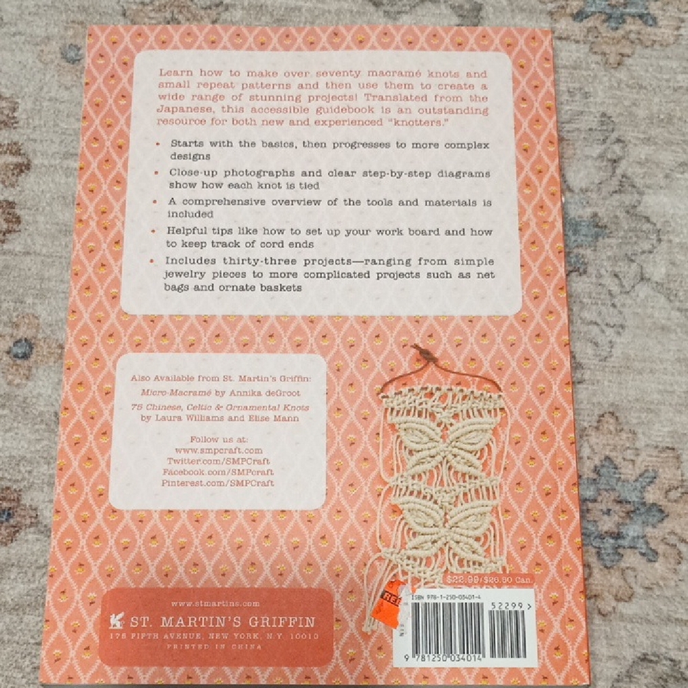 Macramé Pattern Book - Picture 2 of 6